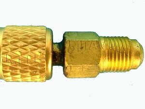 Raccordo Girevole 1/4 F Sae x 5/16 M Sae Per Bombola R32